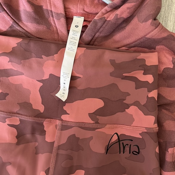 LuluLemon matching set rare pink cameo Aria Las Vegas set - Picture 9 of 10